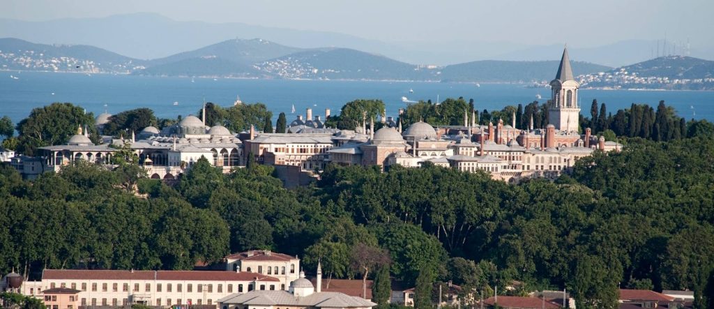An aerial view of the entire Topkapi Palace highlights complex, a historic landmark best explored with a strategic guide to its 5 must-see.
