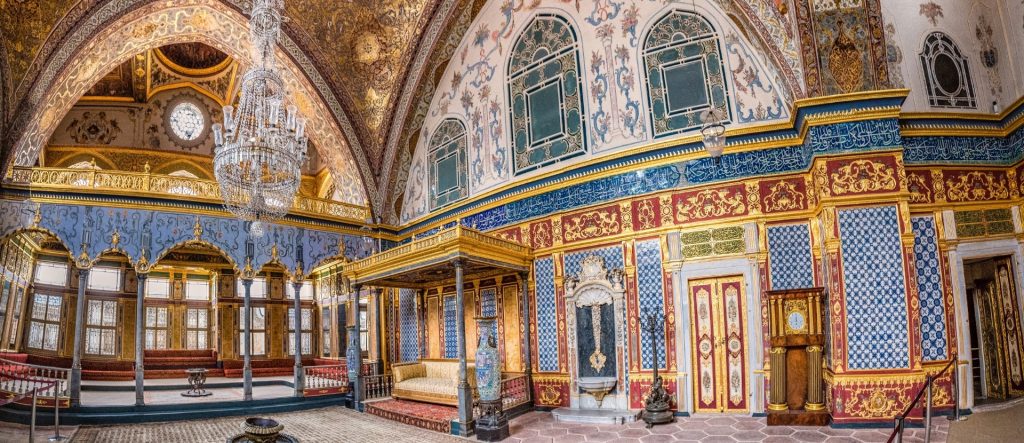 The Imperial Hall - Hünkar Sofası with magnificient iznik tiles and dome craftmanship.