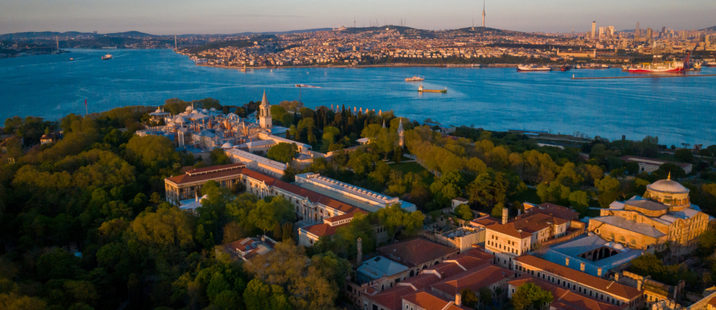 Visit Topkapi Palace and Hagia Sophia The Golden Triangle of the Historical Peninsula